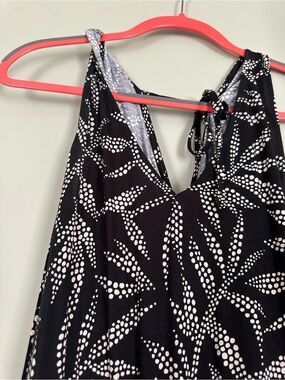 Venus-Lascana Black and White Sleeveless Dot-Print One-Piece jumpsuit. Size Lg.